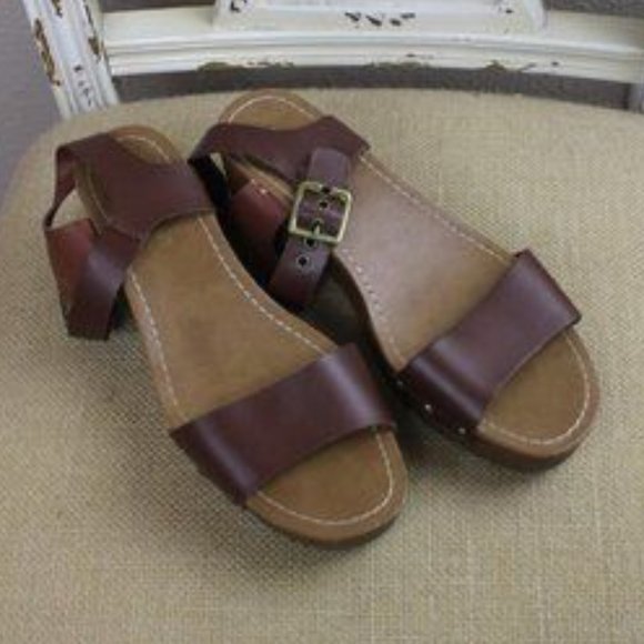 American Eagle Platform Sandals - Picture 1 of 3